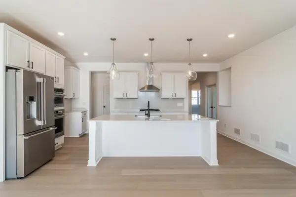 7129 201st ST W, Lakeville, MN 55044