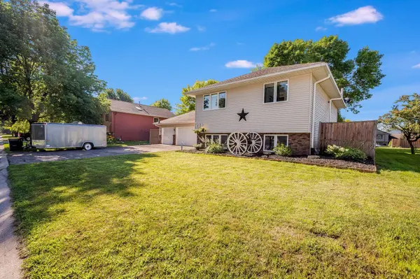 1735 Orchid DR N, North Mankato, MN 56003