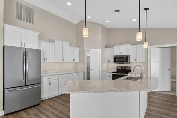 523 Legacy LN, Valley City, ND 58072