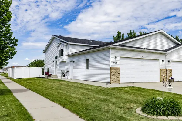 4459 15th ST S, Moorhead, MN 56560