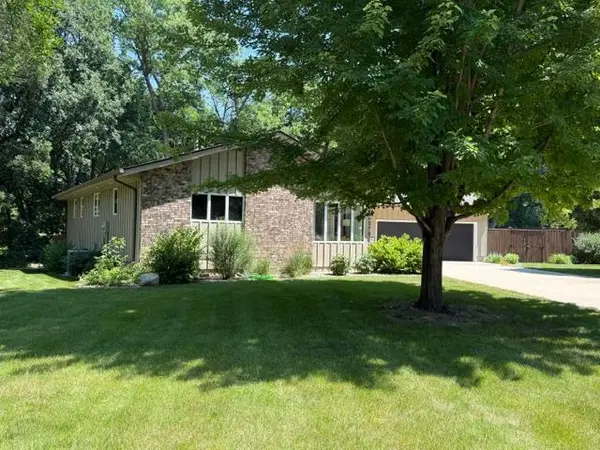 104 Cedar PT, Redwood Falls, MN 56283