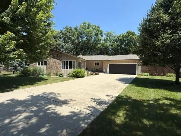 104 Cedar PT, Redwood Falls, MN 56283