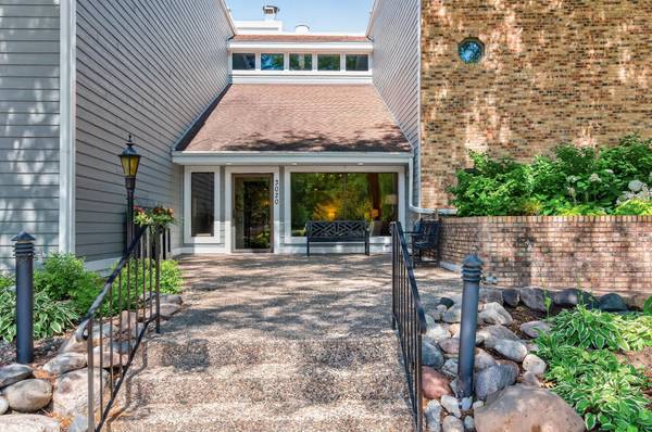 3020 Saint Albans Mill RD #205, Hopkins, MN 55305