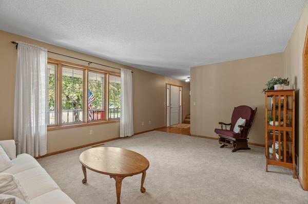6427 Deerwood LN, Lino Lakes, MN 55014