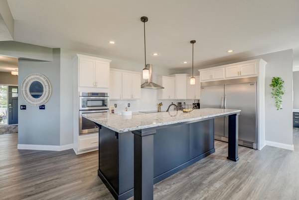 5204 Porchlight Bay, Woodbury, MN 55129