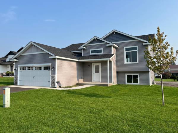 108 Woolgrass WAY, Avon, MN 56310