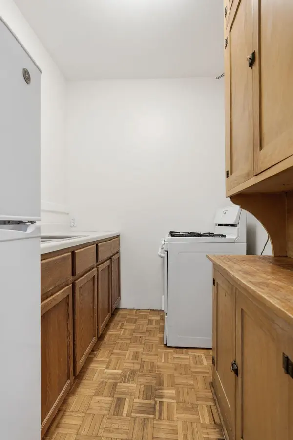 220 E 19th ST #208, Minneapolis, MN 55403