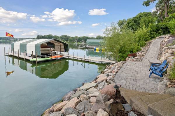 1065 Bayside LN, Minnetrista, MN 55364