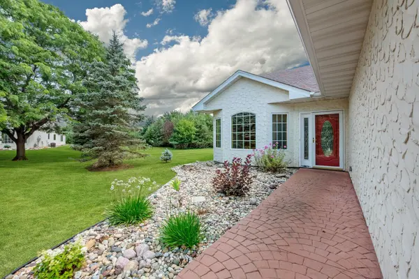 1355 Quasar CT S, Lakeland, MN 55043