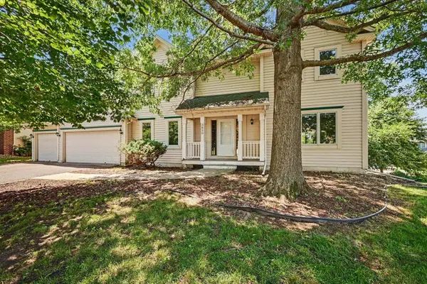 3850 Jamestown Curve, Woodbury, MN 55129