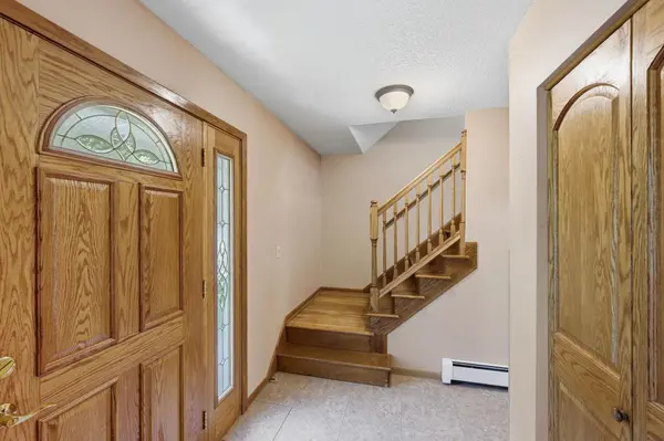 11006 Radisson DR, Burnsville, MN 55337