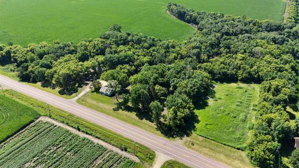 29499 390th ST, Le Sueur, MN 56058