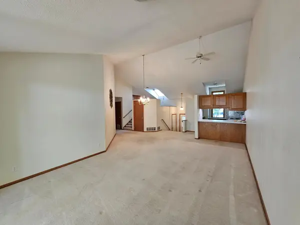 2206 10th AVE SE, Willmar, MN 56201