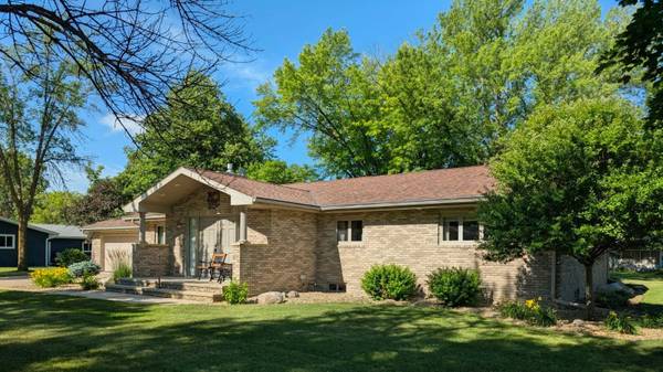 611 N 12th ST, Montevideo, MN 56265
