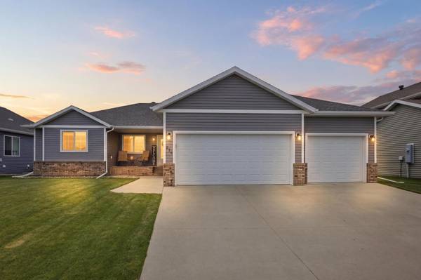 219 6th ST E, Horace, ND 58047