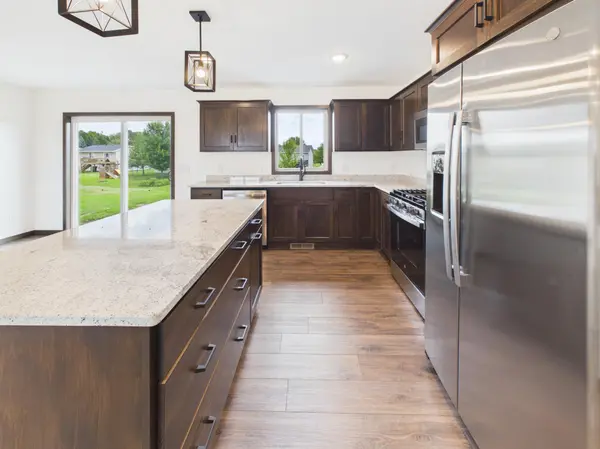 1180 Deerberry CIR, Albany, MN 56307