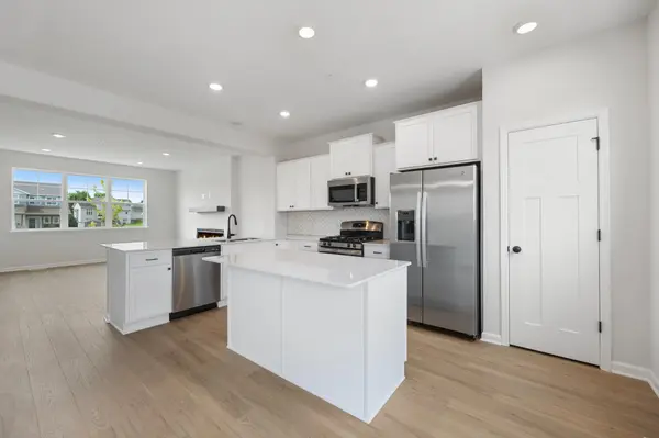 10362 Birchwood CIR, Victoria, MN 55318