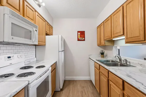 291 7th Street W #1604, Saint Paul, MN 55102