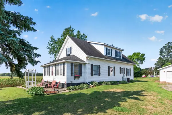 9711 Ireland AVE NW, Annandale, MN 55302