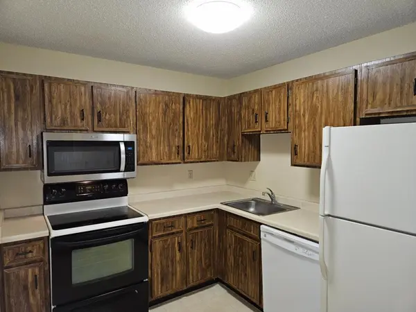 1855 Silver Bell RD #314, Eagan, MN 55122