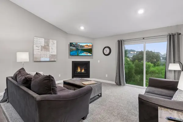 20566 Glade AVE, Lakeville, MN 55044