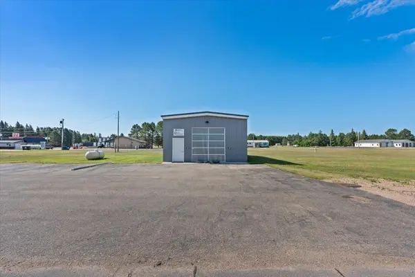 22 Commerce RD, Babbitt, MN 55706