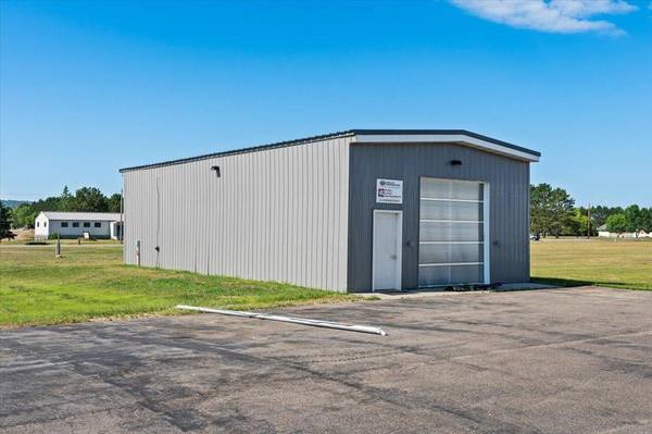 22 Commerce RD, Babbitt, MN 55706