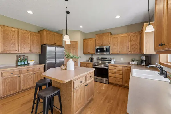 1235 Pine SQ, Waconia, MN 55387