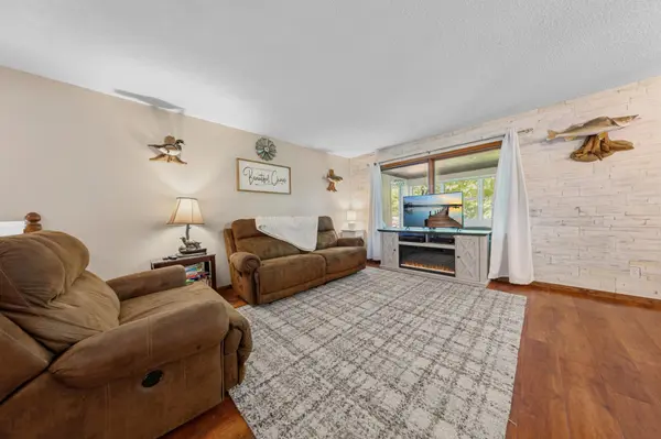 508 Ridge RD, Henderson, MN 56044