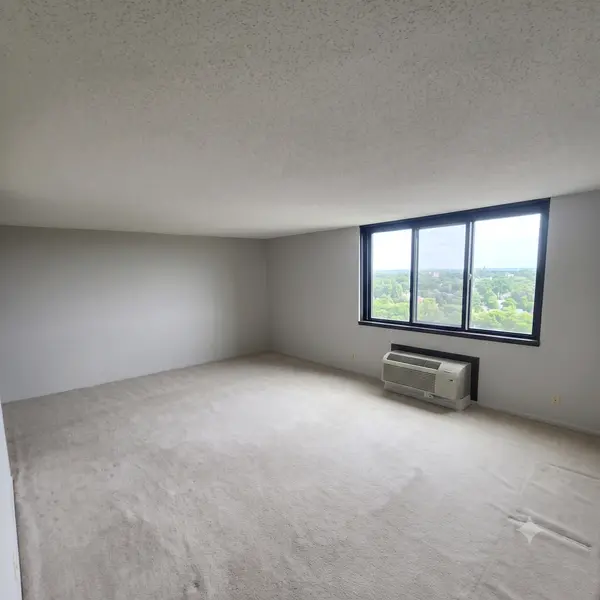 1181 Edgcumbe RD #1412, Saint Paul, MN 55105