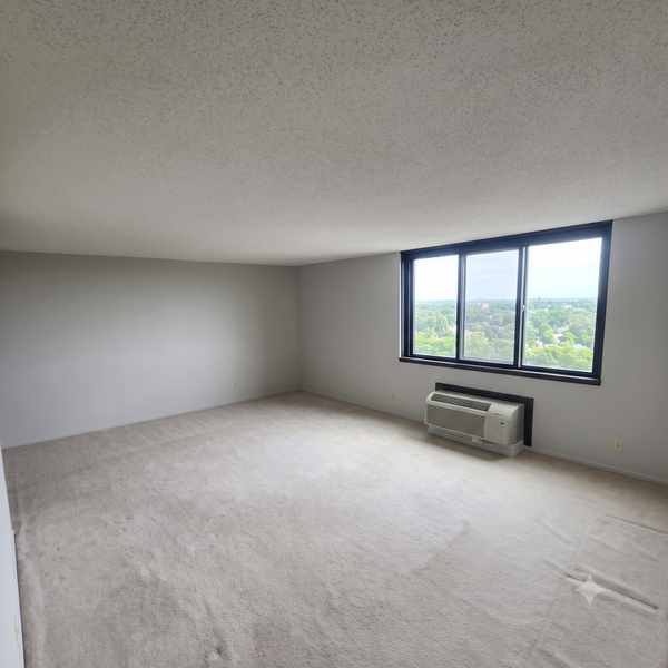1181 Edgcumbe RD #1412, Saint Paul, MN 55105