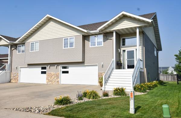 4857 44th ST S, Fargo, ND 58104