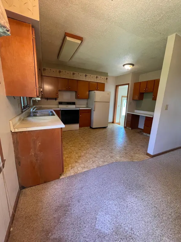 201 N 1st ST, Fort Ransom, ND 58033