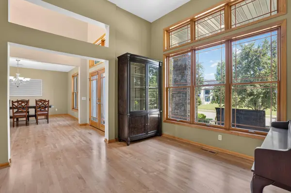 18897 Explorer TRL, Eden Prairie, MN 55347