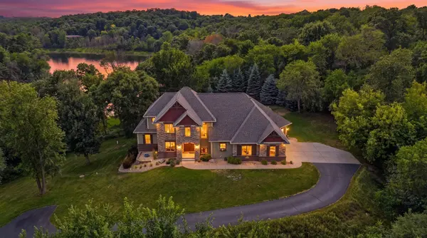 905 Highlander TRL, Hudson, WI 54016