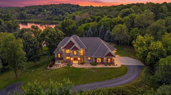 905 Highlander TRL, Hudson, WI 54016
