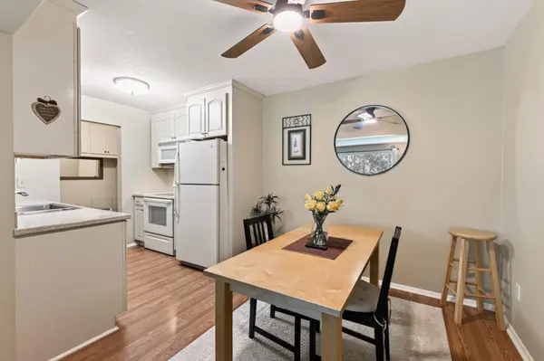 4360 Brookside CT #209, Edina, MN 55436
