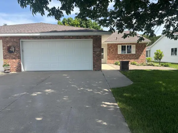 806 28th AVE SW, Willmar, MN 56201