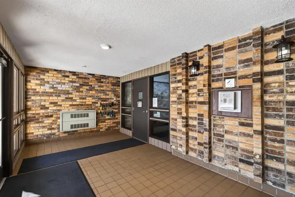 450 Ford RD #313, Saint Louis Park, MN 55426