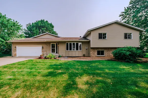 5708 Nightingale CT, Saint Cloud, MN 56303