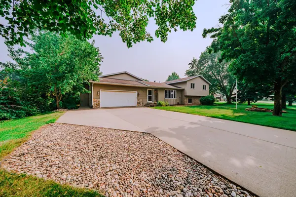 5708 Nightingale CT, Saint Cloud, MN 56303