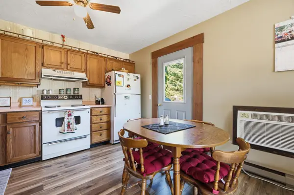 64 W 16th ST, Buffalo City, WI 54622