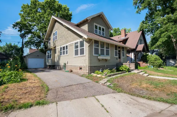 406 W Lewis ST, Mankato, MN 56001