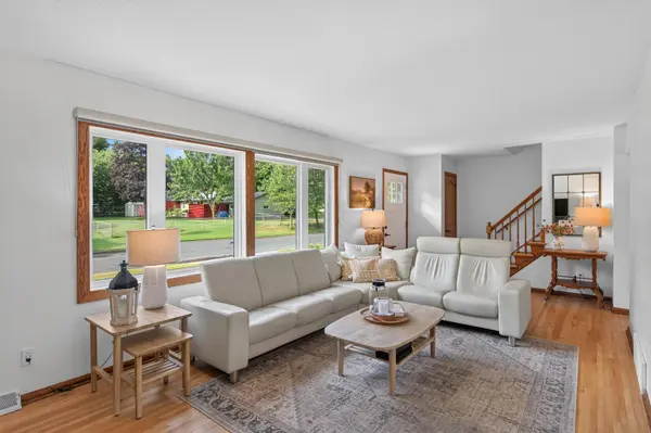 2607 Valley View PL, White Bear Lake, MN 55110