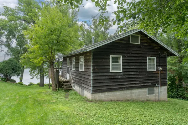 25076 Swedes Bay LN, Elysian, MN 56028