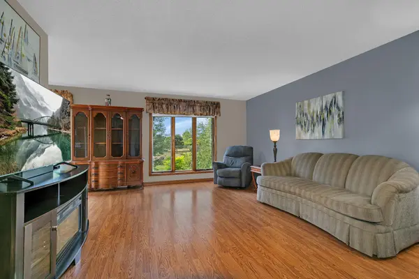 1735 Hazelwood CIR, Saint Cloud, MN 56303