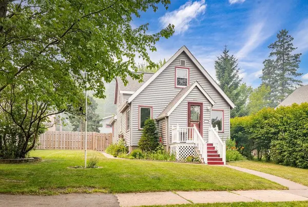 1217 E 10th ST, Duluth, MN 55805