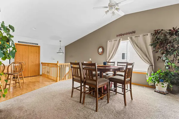 4324 39 1/2 AVE S, Fargo, ND 58104