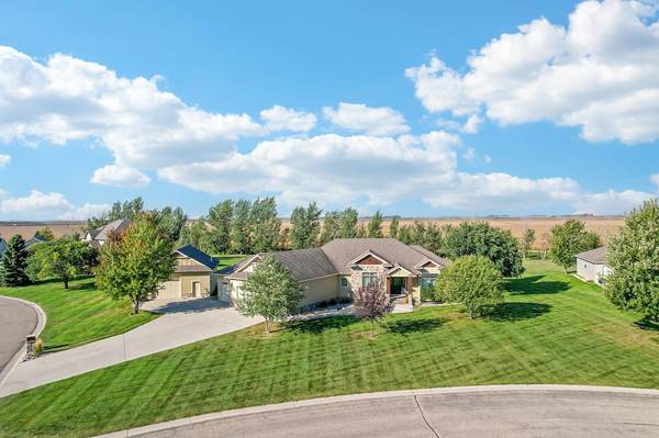 7013 Maple LN, Horace, ND 58047