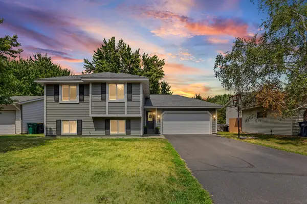 18270 Emerald TRL, Farmington, MN 55024